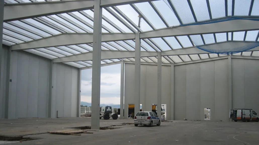 Construcción de nave industrial en el Polígono Industrial Gandia 9.000m2 para Molio Canoves S.L para la fabricación y distribución de artículos de higiene.
