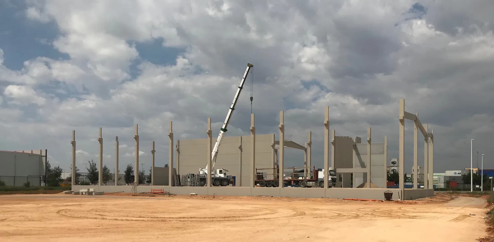Avances en la Nave industrial STOCK TRANS